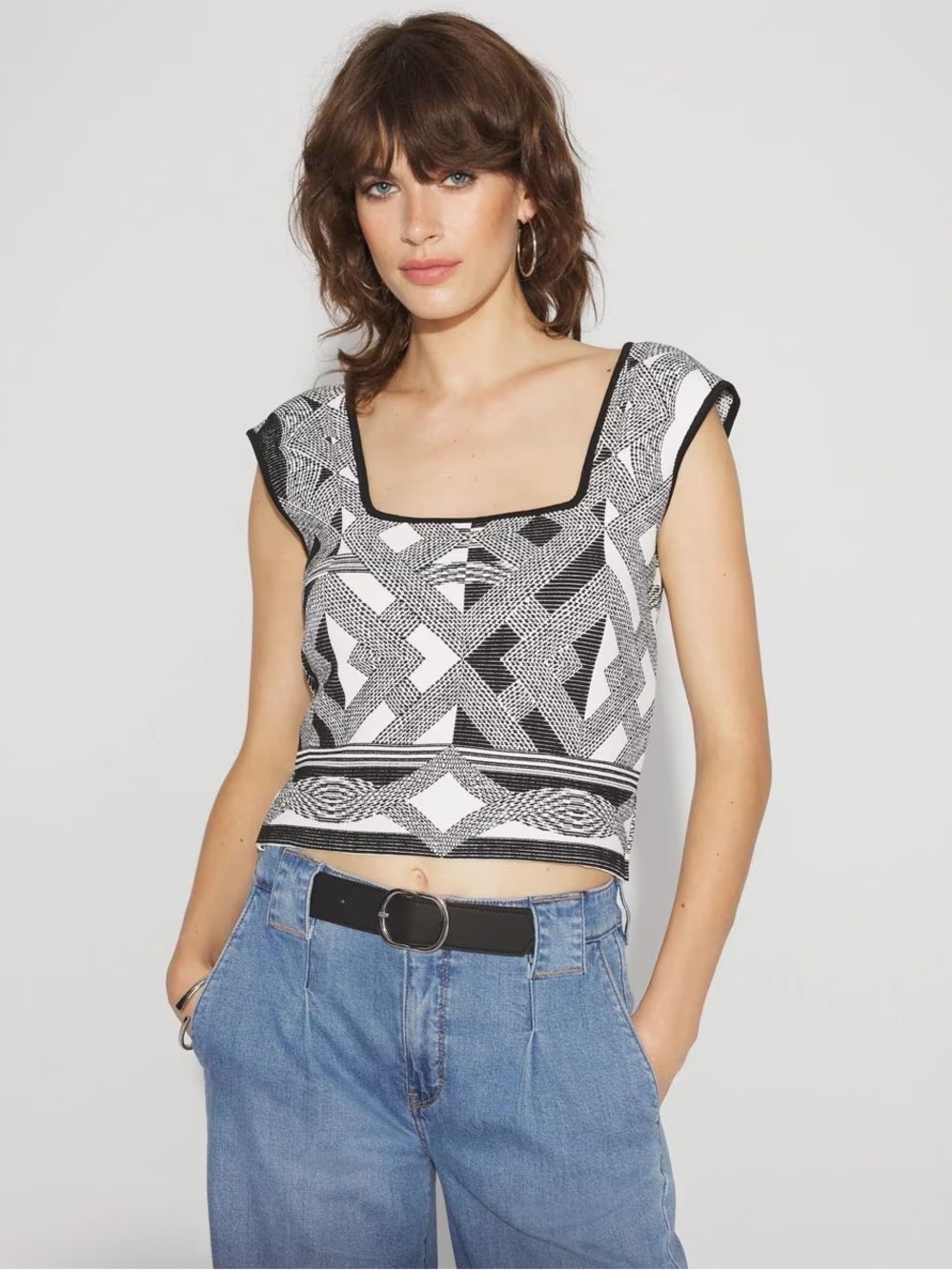 White House Black Market Black & White Geometric Square-Neck Crop Top